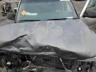 2000 Chevrolet Silverado 1500 LS with VIN 2GCEC19V6Y1189500, listed as a Copart auction lot 85591734 with 236,104 mi miles and Salvage Title. Bid and sale history available at carsss.com. Image 12.
