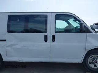 2019 GMC Savana Cargo with VIN 1GTW7AFGXK1220517, listed as a IAAI auction lot 41547025 with 131,264 mi miles. Bid and sale history available at carsss.com. Image 14.