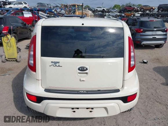 2013 Kia Soul ! with VIN KNDJT2A69D7483138, listed as a IAAI auction lot 41216799 with 81,764 mi miles. Bid and sale history available at carsss.com. Image 16.