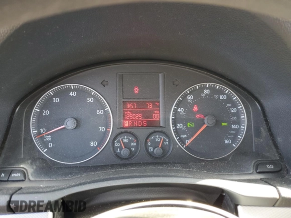 2009 Volkswagen Jetta S с VIN 3VWJZ71K49M014297, выставлен на аукционе Copart как лот 57055395 с пробегом 129 029 миль миль и Чистый • Clean title. История ставок и продаж доступна на DreamBid. Изображение 9.