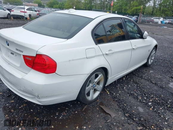 2011 BMW 3 Series 328i xDrive with VIN WBAPK5G51BNN80594, listed as a IAAI auction lot 42283378 with Not provided miles and . Bid and sale history available at DreamBid. Image 4.