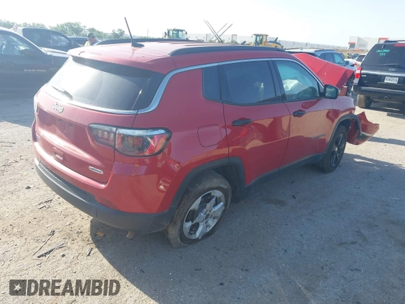 2018 Jeep Compass Latitude with VIN 3C4NJDBB2JT331384, listed as a IAAI auction lot 42293779 with 72,472 mi miles and . Bid and sale history available at DreamBid. Image 4.