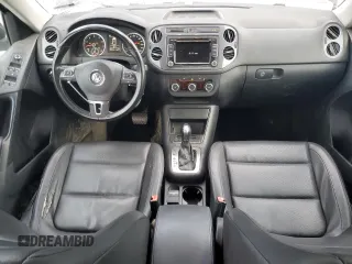 2012 Volkswagen Tiguan SE z VIN WVGAV7AXXCW531875, wystawiony jako Copart lot #82137824 z przebiegiem 147 210 mil mil oraz Tytuł czysty. Historia ofert i sprzedaży dostępna na DreamBid. Obrazek 8.