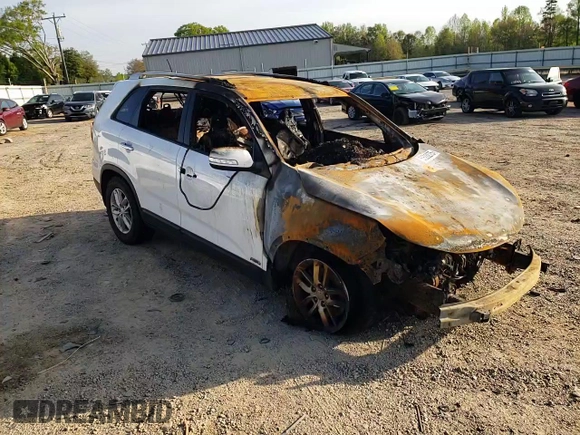 2014 Kia Sorento LX z VIN 5XYKTDA62EG490243, wystawiony jako Copart lot #53523275 z przebiegiem Nie podano mil oraz Nie do naprawy • Non repairable. Historia ofert i sprzedaży dostępna na DreamBid. Obrazek 14.
