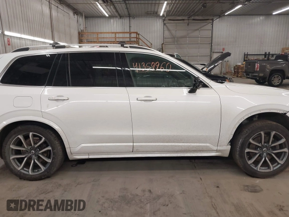 2019 Volvo XC90 Momentum with VIN YV4A22PK3K1452939, listed as a IAAI auction lot 41359960 with 96,973 mi miles. Bid and sale history available at carsss.com. Image 14.