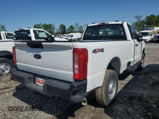 2024 Ford F-250 XL z VIN 1FTBF2BA3RED41577, wystawiony jako Copart lot #52189095 z przebiegiem Nie podano mil oraz Szkody całkowita. Historia ofert i sprzedaży dostępna na DreamBid. Obrazek 3.