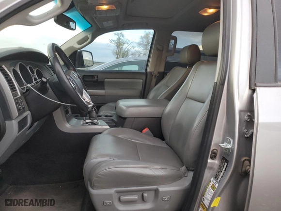2016 Toyota Sequoia SR5 with VIN 5TDBW5G16GS136367, listed as a Copart auction lot 49160455 with 166,533 mi miles and Salvage Title. Bid and sale history available at carsss.com. Image 7.