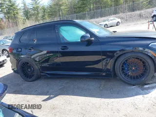 2021 BMW X5 M z VIN 5YMJU0C08M9F36288, wystawiony jako IAAI lot #42130767 z przebiegiem 44 225 mil mil oraz . Historia ofert i sprzedaży dostępna na DreamBid. Obrazek 14.