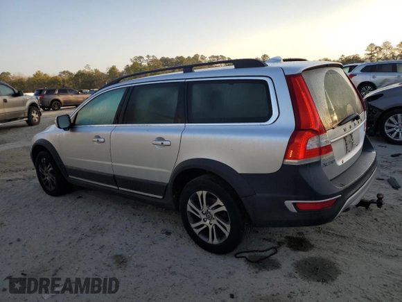 2015 Volvo XC70 T5 Drive-E Premier with VIN YV440MBK2F1230453, listed as a Copart auction lot 44231365 with 107,726 mi miles and Clean Title. Bid and sale history available at DreamBid. Image 2.