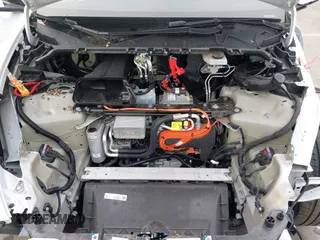 2022 Tesla Model Y Performance z VIN 7SAYGDEFXNF484838, wystawiony jako IAAI lot #41392095 z przebiegiem 8 728 mil mil oraz . Historia ofert i sprzedaży dostępna na DreamBid. Obrazek 10.