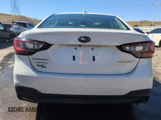 2020 Subaru Legacy Premium z VIN 4S3BWAC6XL3017226, wystawiony jako Copart lot #50627745 z przebiegiem 57 611 mil mil oraz Szkody całkowita. Historia ofert i sprzedaży dostępna na DreamBid. Obrazek 6.