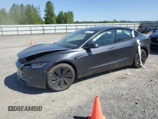 2024 Tesla Model 3 z VIN 5YJ3E1EA1RF721058, wystawiony jako Copart lot #54172065 z przebiegiem 5088 mil mil oraz Szkody całkowita. Historia ofert i sprzedaży dostępna na DreamBid. Obrazek 1.