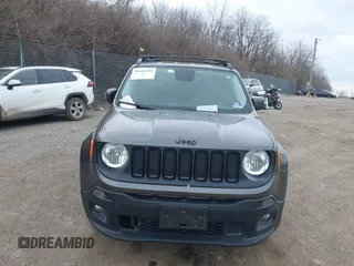 2017 Jeep Renegade Latitude z VIN ZACCJBBB6HPG17767, wystawiony jako IAAI lot #41631303 z przebiegiem 56 312 mil mil oraz . Historia ofert i sprzedaży dostępna na DreamBid. Obrazek 6.