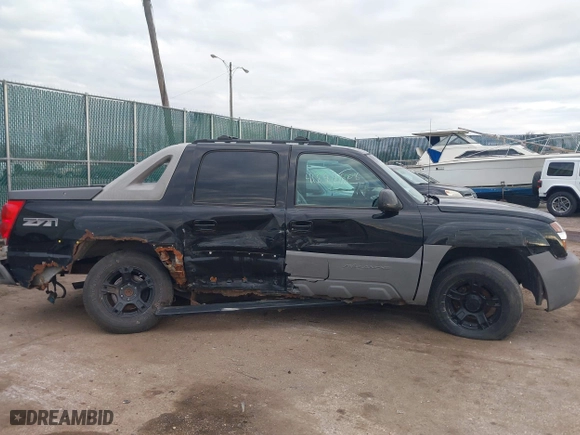 2002 Chevrolet Avalanche with VIN 3GNEK13T82G268036, listed as a IAAI auction lot 41882508 with 349,493 mi miles. Bid and sale history available at carsss.com. Image 13.