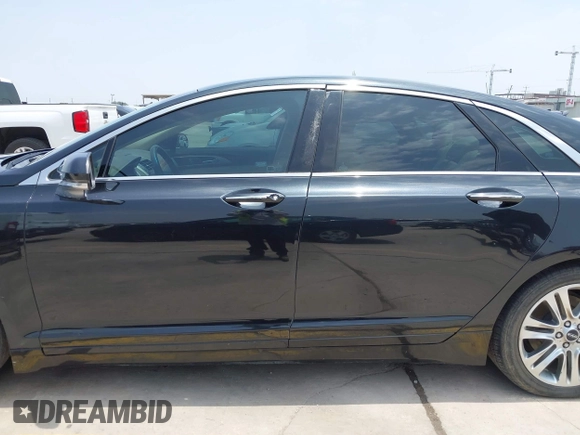 2013 Lincoln MKZ with VIN 3LN6L2G92DR827081, listed as a IAAI auction lot 42267095 with 114,564 mi miles and . Bid and sale history available at DreamBid. Image 14.