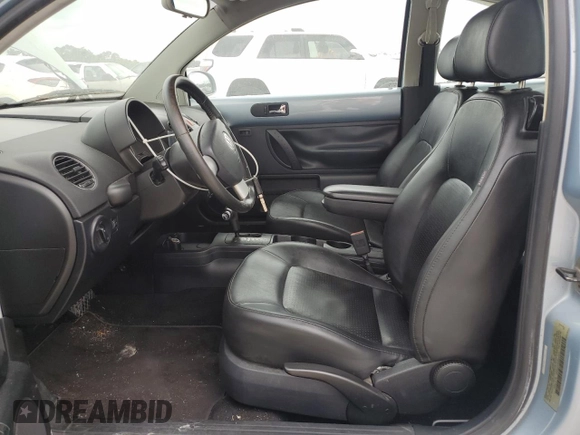 2009 Volkswagen Beetle S with VIN 3VWPW31C49M502931, listed as a Copart auction lot 55230655 with 124,870 mi miles and Clean Title. Bid and sale history available at DreamBid. Image 7.
