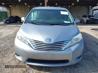 2015 Toyota Sienna LE AAS z VIN 5TDKK3DC1FS661065, wystawiony jako IAAI lot #41611113 z przebiegiem 110 468 mil mil oraz . Historia ofert i sprzedaży dostępna na DreamBid. Obrazek 12.