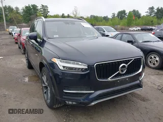 2017 Volvo XC90 Momentum z VIN YV4A22PK5H1141859, wystawiony jako IAAI lot #42278700 z przebiegiem 88 451 mil mil oraz . Historia ofert i sprzedaży dostępna na DreamBid. Obrazek 6.