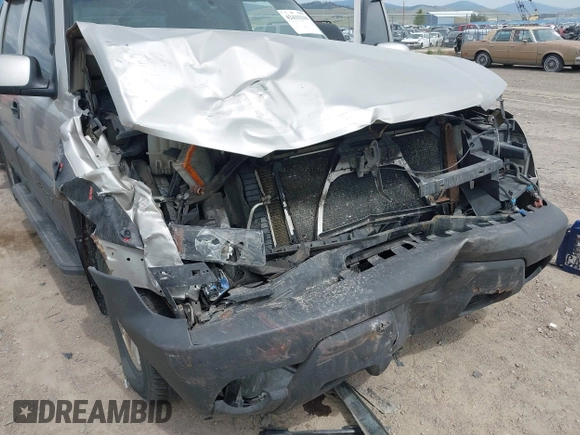 2005 Chevrolet Avalanche LS with VIN 3GNEK12TX5G247758, listed as a IAAI auction lot 42433210 with 183,046 mi miles and . Bid and sale history available at DreamBid. Image 6.