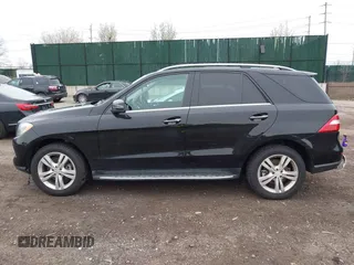 2013 Mercedes-Benz M ML 350 with VIN 4JGDA5HB3DA138368, listed as a IAAI auction lot 41958922 with 114,576 mi miles. Bid and sale history available at carsss.com. Image 14.