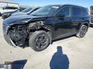 2024 Nissan Rogue SV z VIN 5N1BT3BA5RC719064, wystawiony jako Copart lot #46876965 z przebiegiem 3 918 mil mil oraz Czysty tytuł • Clean title. Historia ofert i sprzedaży dostępna na DreamBid. Obrazek 1.