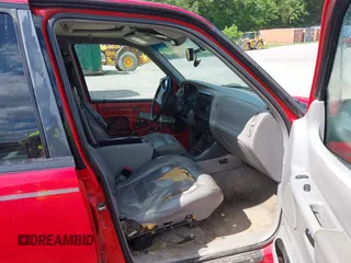 1998 Ford Explorer XL z VIN 1FMZU34X8WUB36426, wystawiony jako IAAI lot #42355583 z przebiegiem 362 947 mil mil oraz . Historia ofert i sprzedaży dostępna na DreamBid. Obrazek 5.
