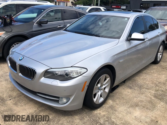 2013 BMW 5 Series 528i with VIN WBAXG5C5XDD233958, listed as a Copart auction lot 68722414 with 103,543 mi miles and . Bid and sale history available at carsss.com. Image 2.