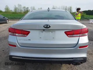 2020 Kia Optima LX z VIN 5XXGT4L38LG444734, wystawiony jako IAAI lot #42220277 z przebiegiem 56 105 mil mil oraz . Historia ofert i sprzedaży dostępna na DreamBid. Obrazek 15.