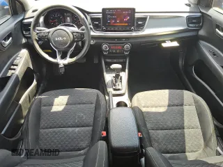 2023 Kia Rio S z VIN 3KPA24AD2PE521178, wystawiony jako Copart lot #54954905 z przebiegiem 67 034 mil mil oraz Tytuł czysty. Historia ofert i sprzedaży dostępna na DreamBid. Obrazek 8.