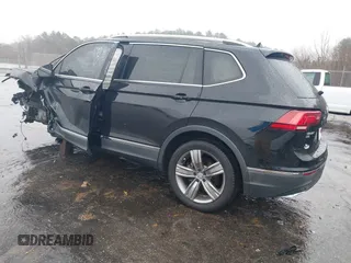 2021 Volkswagen Tiguan SE with VIN 3VV3B7AX3MM058751, listed as a IAAI auction lot 41527365 with 19,646 mi miles and . Bid and sale history available at DreamBid. Image 3.