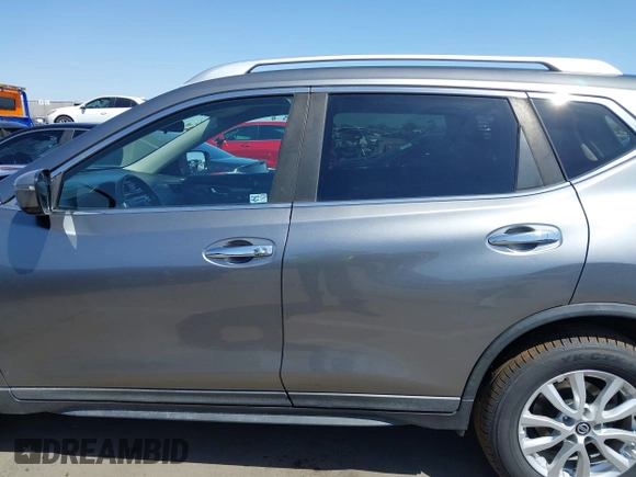2018 Nissan Rogue SV with VIN KNMAT2MVXJP555608, listed as a IAAI auction lot 41980026 with 127,909 mi miles and . Bid and sale history available at carsss.com. Image 15.