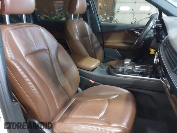 2017 Audi Q7 Premium Plus z VIN WA1LAAF76HD044846, wystawiony jako IAAI lot #42213407 z przebiegiem 105 695 mil mil oraz . Historia ofert i sprzedaży dostępna na DreamBid. Obrazek 8.