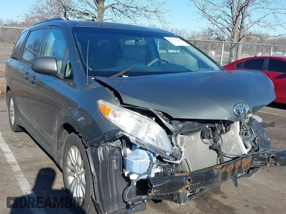 2011 Toyota Sienna XLE AAS with VIN 5TDYK3DC4BS072693, listed as a IAAI auction lot 41579262 with 146,201 mi miles. Bid and sale history available at carsss.com. Image 1.