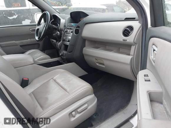 2012 Honda Pilot Touring with VIN 5FNYF4H92CB063229, listed as a IAAI auction lot 41850020 with 205,826 mi miles. Bid and sale history available at carsss.com. Image 5.
