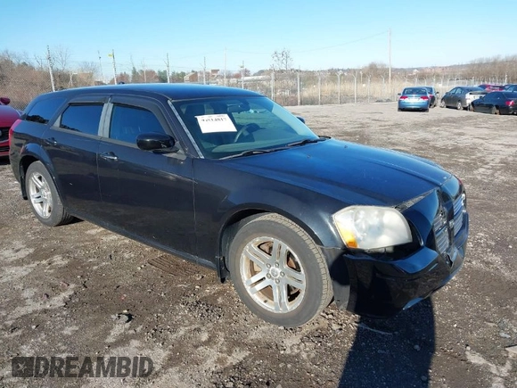 2005 Dodge Magnum RT with VIN 2D4GV58235H682753, listed as a IAAI auction lot 41814817 with 100,246 mi miles. Bid and sale history available at carsss.com. Image 1.
