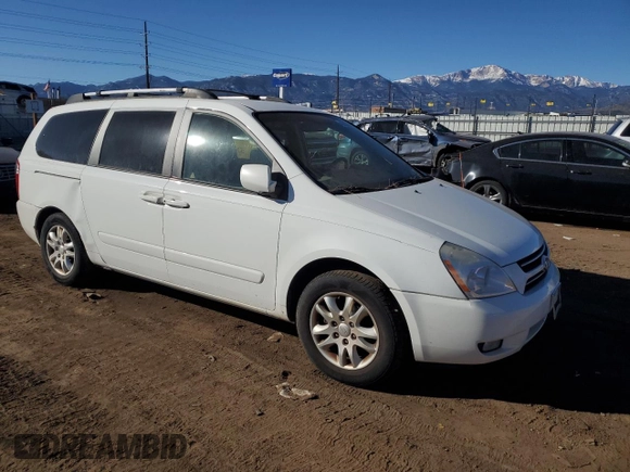 2007 Kia Sedona LX with VIN KNDMB233776123024, listed as a Copart auction lot 43952805 with 201,452 mi miles and Clean Title. Bid and sale history available at carsss.com. Image 4.