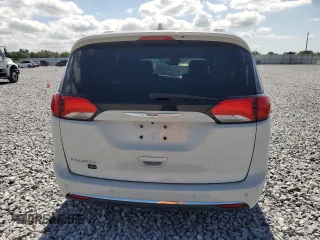 2020 Chrysler Pacifica Touring L Plus z VIN 2C4RC1EG4LR110425, wystawiony jako Copart lot #57892245 z przebiegiem 67 368 mil mil oraz Nie do naprawy • Non repairable. Historia ofert i sprzedaży dostępna na DreamBid. Obrazek 6.