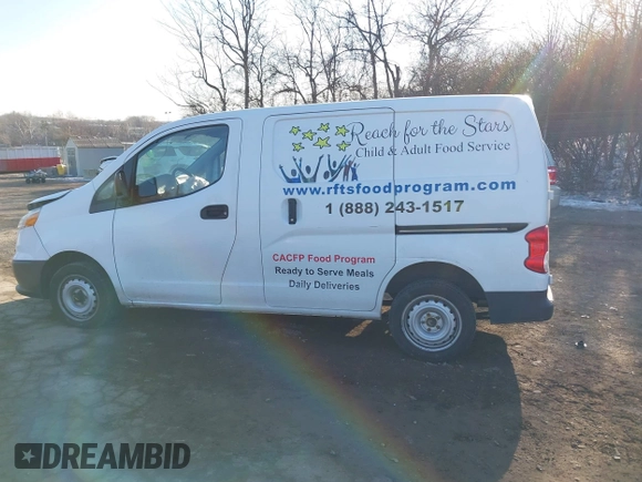 2015 Chevrolet City Express Cargo LS z VIN 3N63M0YN8FK721635, wystawiony jako IAAI lot #41419865 z przebiegiem 106 436 mil mil oraz . Historia ofert i sprzedaży dostępna na DreamBid. Obrazek 15.