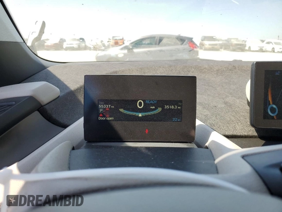 2016 BMW i3 z VIN WBY1Z2C53GV556926, wystawiony jako Copart lot #63845724 z przebiegiem 55 337 mil mil oraz Szkoda całkowita • Salvage title. Historia ofert i sprzedaży dostępna na DreamBid. Obrazek 9.