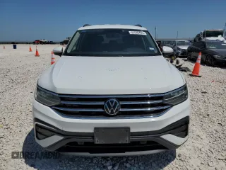 2022 Volkswagen Tiguan S with VIN 3VV1B7AXXNM011256, listed as a Copart auction lot 52536495 with 113,479 mi miles and Clean title. Bid and sale history available at DreamBid. Image 5.