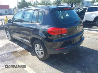 2016 Volkswagen Tiguan SEL with VIN WVGAV7AX2GW032915, listed as a IAAI auction lot 42257623 with 133,832 mi miles and . Bid and sale history available at DreamBid. Image 3.