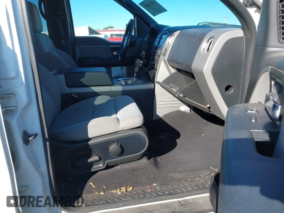 2004 Ford F-150 XLT with VIN 1FTPW14554KB30763, listed as a IAAI auction lot 41691684 with 200,618 mi miles. Bid and sale history available at carsss.com. Image 5.