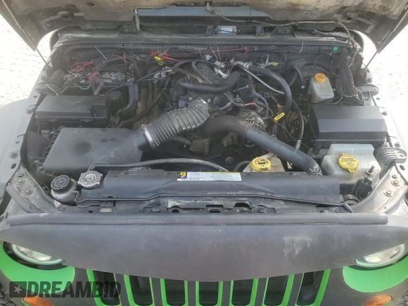 2010 Jeep Wrangler Unlimited Sahara with VIN 1J4BA5H1XAL146481, listed as a Copart auction lot 50998415 with 188,915 mi miles and Clean Title. Bid and sale history available at carsss.com. Image 13.