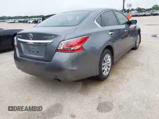 2015 Nissan Altima S with VIN 1N4AL3AP5FN888285, listed as a IAAI auction lot 42130532 with 174,510 mi miles and . Bid and sale history available at carsss.com. Image 4.
