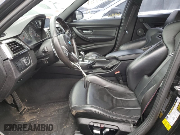 2018 BMW M3 z VIN WBS8M9C58J5J79386, wystawiony jako Copart lot #53724845 z przebiegiem 61 611 mil mil oraz Szkoda całkowita • Salvage title. Historia ofert i sprzedaży dostępna na DreamBid. Obrazek 7.