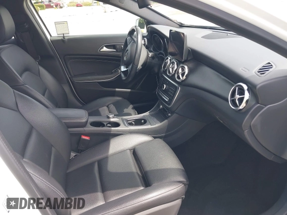 2019 Mercedes-Benz GLA 250 z VIN WDCTG4EB9KJ550931, wystawiony jako IAAI lot #42223075 z przebiegiem 86 012 mil mil oraz . Historia ofert i sprzedaży dostępna na DreamBid. Obrazek 5.