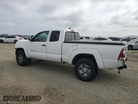 2014 Toyota Tacoma PreRunner with VIN 5TFTU4GN2EX063951, listed as a Copart auction lot 52083875 with 205,969 mi miles and Salvage title. Bid and sale history available at DreamBid. Image 2.