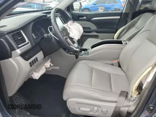 2018 Toyota Highlander SE z VIN 5TDJZRFH4JS862146, wystawiony jako Copart lot #58773395 z przebiegiem 64 210 mil mil oraz Szkoda całkowita • Salvage title. Historia ofert i sprzedaży dostępna na DreamBid. Obrazek 7.