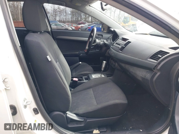 2010 Mitsubishi Lancer ES z VIN JA32U2FU7AU022444, wystawiony jako IAAI lot #41600088 z przebiegiem 196 076 mil mil oraz . Historia ofert i sprzedaży dostępna na DreamBid. Obrazek 5.