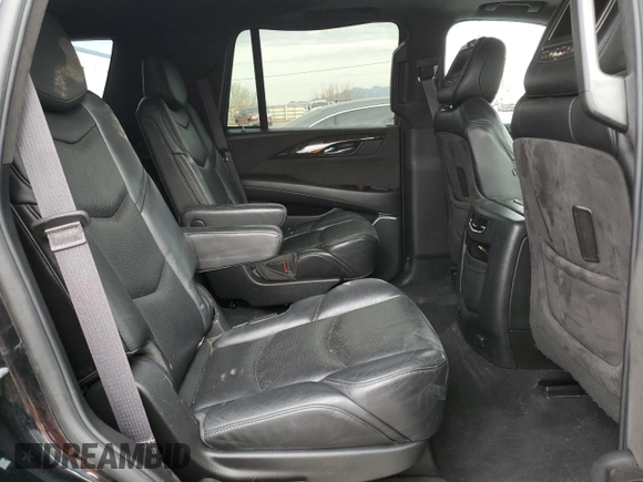 2016 Cadillac Escalade Platinum z VIN 1GYS4DKJ8GR125323, wystawiony jako Copart lot #89147295 z przebiegiem 131 657 mil mil oraz Szkody całkowita. Historia ofert i sprzedaży dostępna na DreamBid. Obrazek 11.